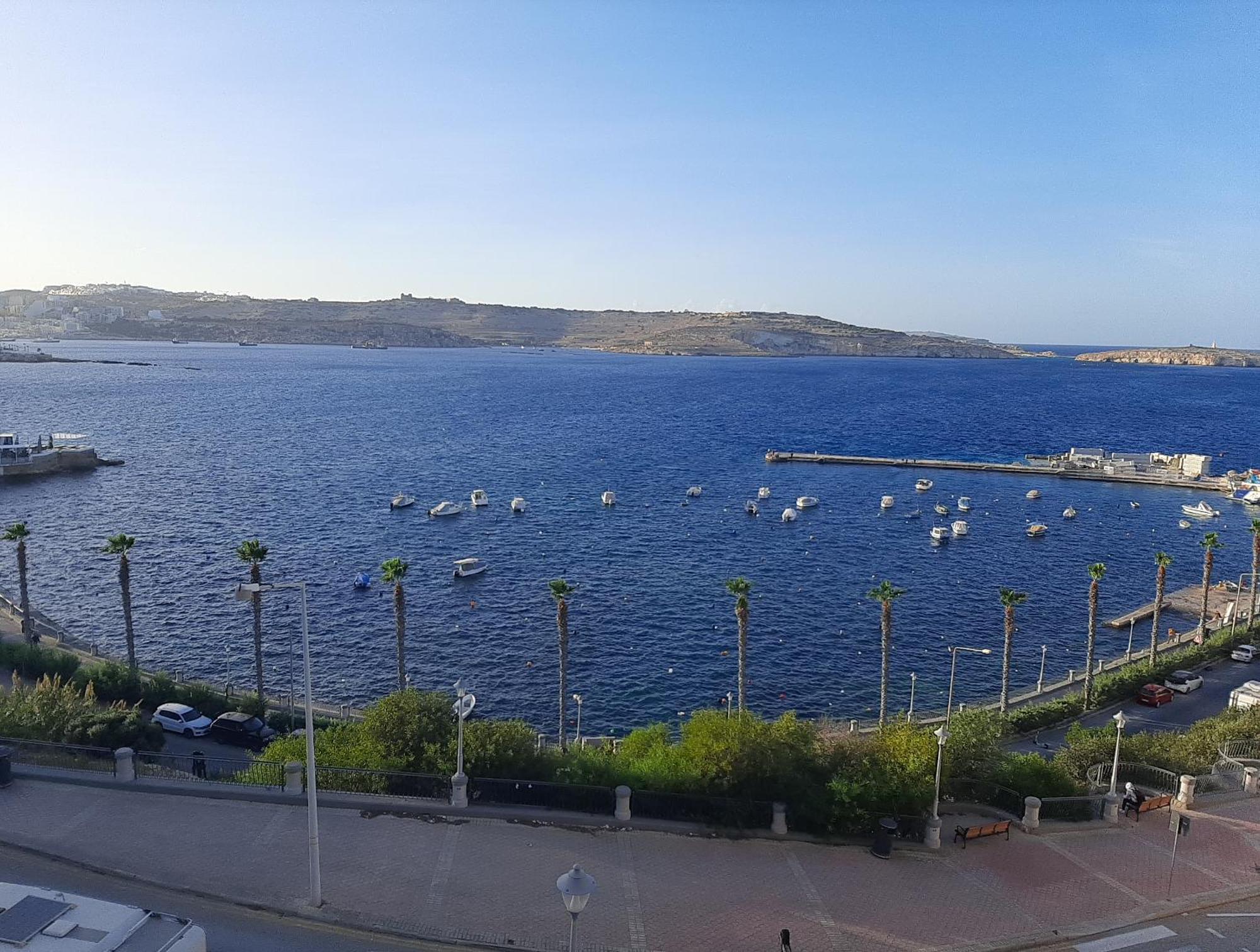 New Seafront Apartment - Spectacular Views St. Paul's Bay Luaran gambar